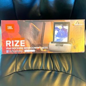 Brand new JBL IPad dock and speaker. iPad 1, 2 not new version.